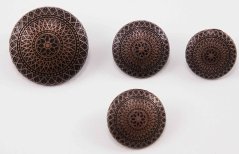 Luxuriöser Metallknopf mit Prägung - Spitzenmuster - matt - altkupfer - Durchmesser 2 cm