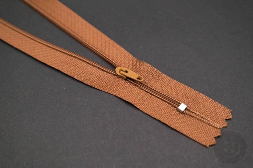 Nedělitelný jemný plastový spirálový zip (velikost číslo 3) různé barvy - délka 12 cm - 60 cm