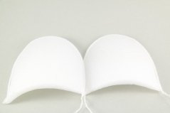 Obalené ramenní vycpávky - bílá - rozměr 10 cm x 9,5 cm