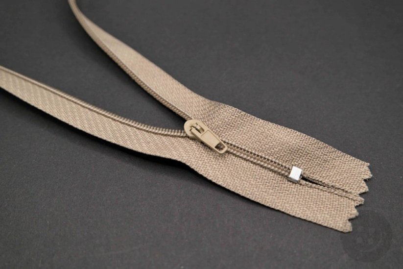 Nedělitelný jemný plastový spirálový zip (velikost číslo 3) různé barvy - délka 12 cm - 60 cm