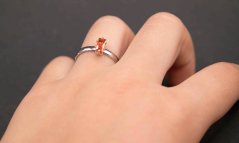 Children's ring with a red stone