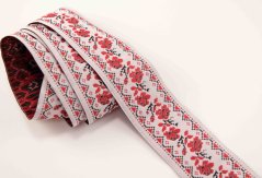 Krojová stuha - biela s červenými ružičkami a zúbkovým okrajom - šírka 3,2 cm