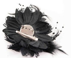 Květinová brož s peříčky - černá
