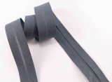 tmavo šedá