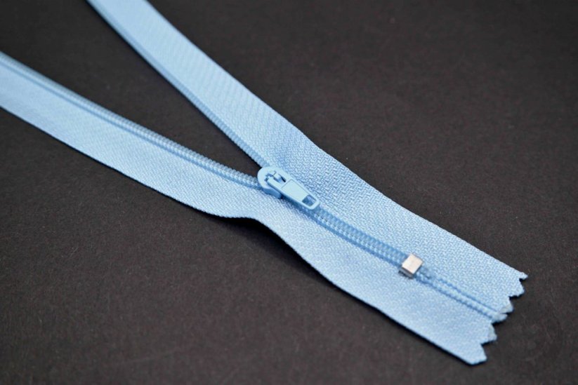 Nedělitelný jemný plastový spirálový zip (velikost číslo 3) různé barvy - délka 12 cm - 60 cm