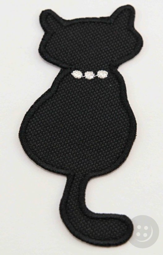 Nažehlovací záplata - černá kočička se stříbrnými ozdobami, sedící - rozměr 4 cm x 9 cm
