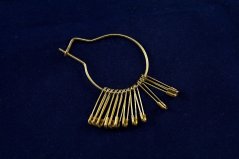 Zlaté spínací špendlíky - 12 ks - rozměr 0,4 cm x 2 cm