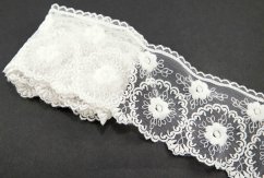 Polyester embroidered lace - creamy - width 8 cm