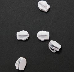 Kovový jazdec na nekonečný zips – biely – veľkosť 0,3 cm
