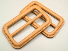 Rectangular plastic belt clip - beige - hole 6,5 cm