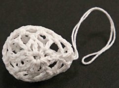 Crochet easter egg - dimensions 3.75 cm x 3 cm - white