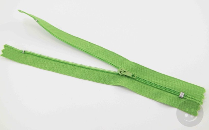 Nedělitelný jemný plastový spirálový zip (velikost číslo 3) různé barvy - délka 12 cm - 60 cm