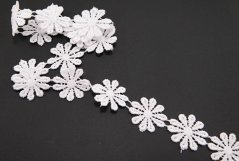 Vzdušná čipka kvetinka - biela - šírka 2,5 cm