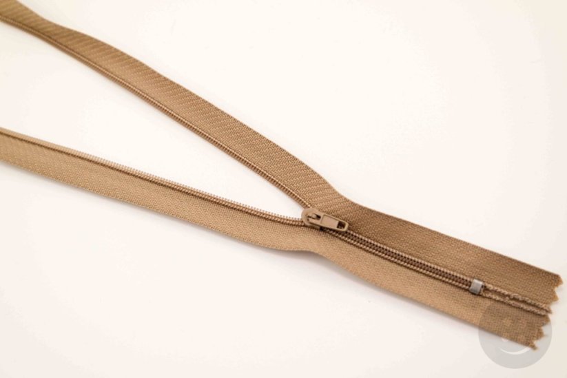 Nedělitelný jemný plastový spirálový zip (velikost číslo 3) různé barvy - délka 12 cm - 60 cm