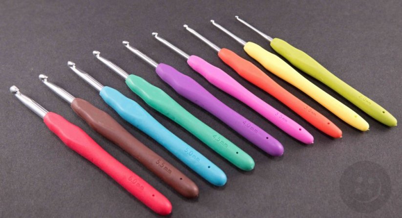 Set of aluminum crochet hooks with silicone handle - 9 pieces - size 2 - 6