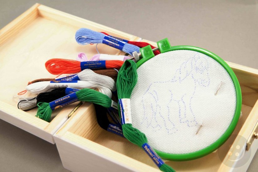 Children's embroidery set in a wooden box - foal