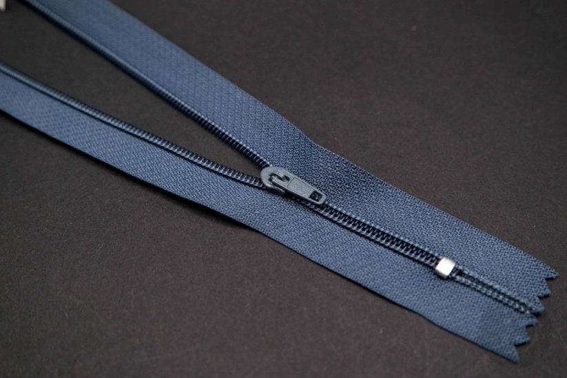 Nedělitelný jemný plastový spirálový zip (velikost číslo 3) různé barvy - délka 12 cm - 60 cm