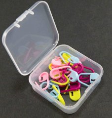 Spinky na pletení v krabičce - 20 ks - plast
