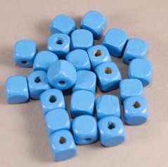Dřevěný korálek kostečka - světlá modrá - rozměr 1 cm x 1 cm x 1 cm