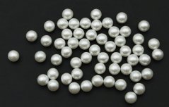 Decorative beads without threading hole - pearl white - diameter 0,6 cm