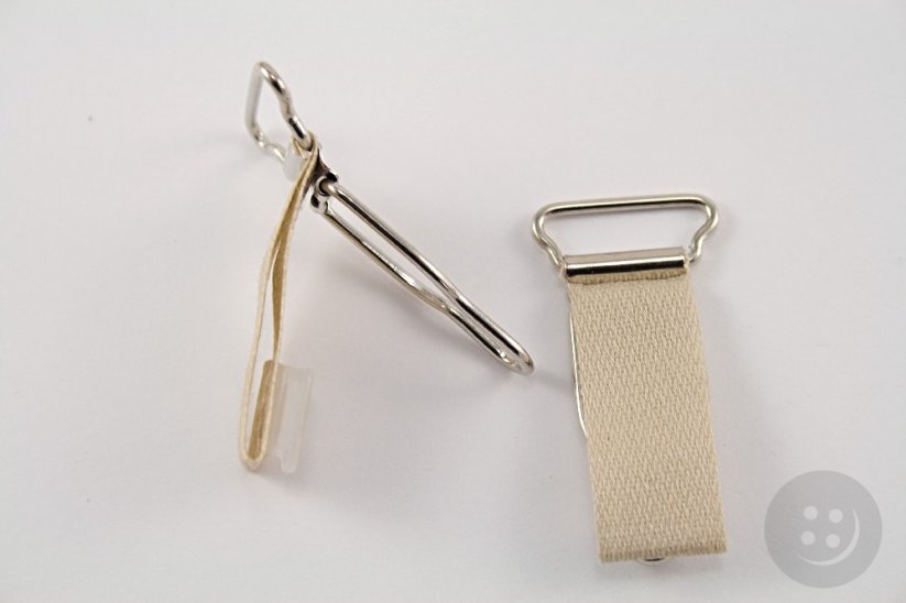 Metal garter clip - ecru - pulling hole width 2,5 cm