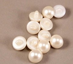 Gombík perlička so spodným prišitím - off white - priemer 1,1 cm
