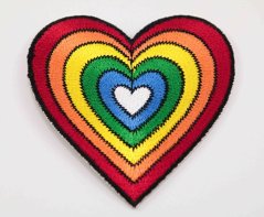 Nažehlovací záplata - srdce vo farbách dúhy - 6,5 x 7 cm