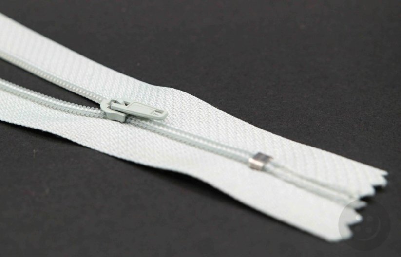 Nedělitelný jemný plastový spirálový zip (velikost číslo 3) různé barvy - délka 12 cm - 60 cm