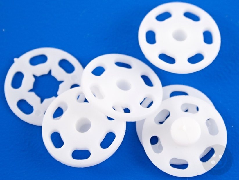 Plastic snap - white - diameter 2 cm