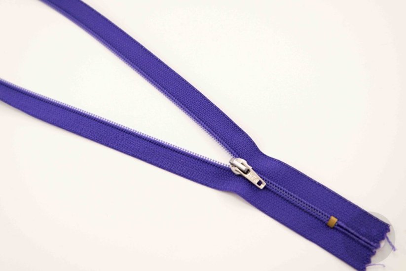 Nedělitelný jemný plastový spirálový zip (velikost číslo 3) různé barvy - délka 12 cm - 60 cm
