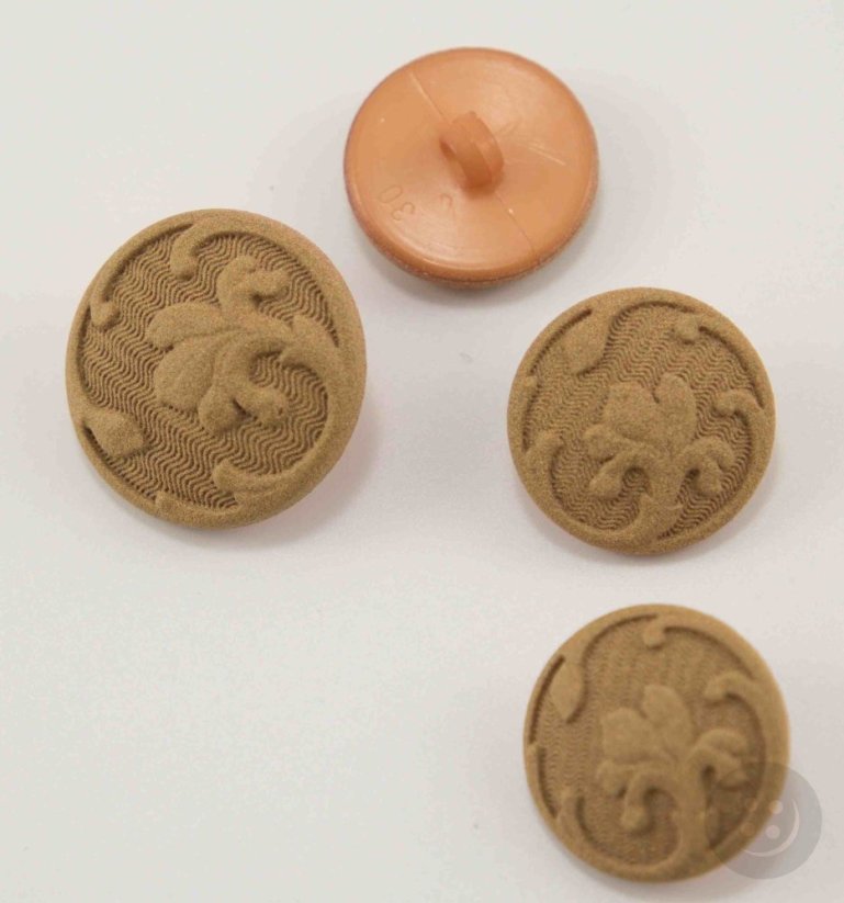 Button with bottom stitching - beige with relief - diameter 1,9 cm