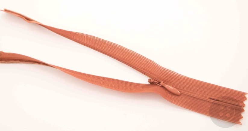 Nedělitelný skrytý zip (3mm) různé barvy - délka 18 cm - 60 cm