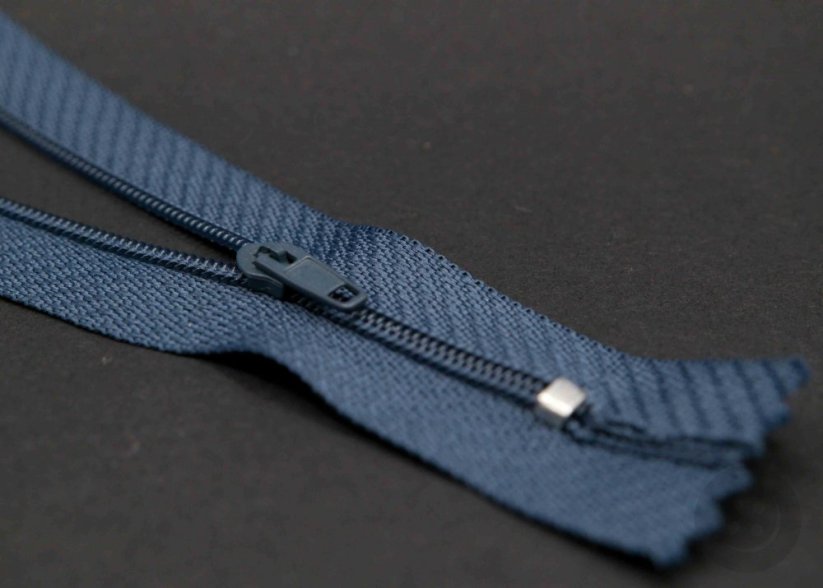 Nedělitelný jemný plastový spirálový zip (velikost číslo 3) různé barvy - délka 12 cm - 60 cm