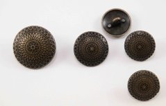 Luxuriöser Metallknopf mit Prägung - Spitzenmuster - matt - altmessing - Durchmesser 1,77 cm