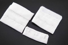 Nášivný predĺžovač obvodu podprsenky – 3 háčiky – biela – dĺžka 5 cm