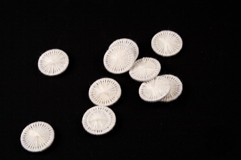 Thread button - white - diameter 1,5 cm