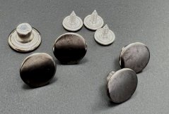 Schlagknopf glatt - Durchmesser 1,4 cm - glänzendes dunkles Silber