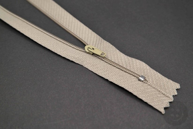 Nedělitelný jemný plastový spirálový zip (velikost číslo 3) různé barvy - délka 12 cm - 60 cm