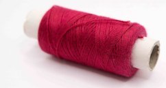 Polyester denim threads in a coil of 200 m - burgundy