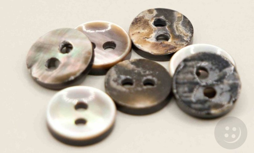 Lochhemdknopf - graue Perle - Durchmesser 0,9 cm