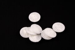 Nitěný knoflík - bílá - průměr 1,9 cm