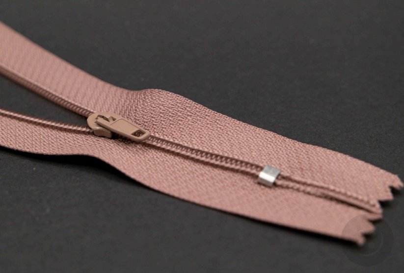 Nedělitelný jemný plastový spirálový zip (velikost číslo 3) různé barvy - délka 12 cm - 60 cm