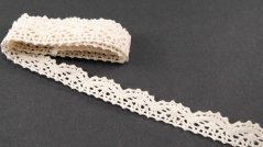 Bavlnená paličkovaná čipka - béžová - šírka 1,8 cm