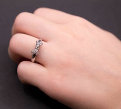 Children's silver bow ring small