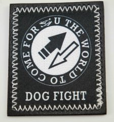 Iron-on patch - DOG FIGHT - black - size 6.5 cm x 5.5 cm