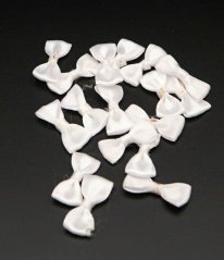Wäschesatin-Schleife 1,2 cm x 2,5 cm - off white
