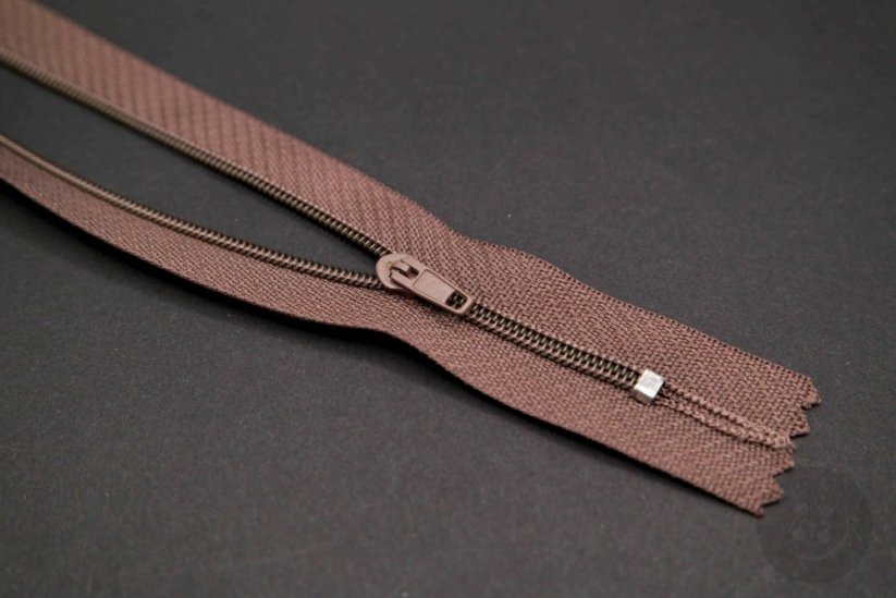 Nedělitelný jemný plastový spirálový zip (velikost číslo 3) různé barvy - délka 12 cm - 60 cm