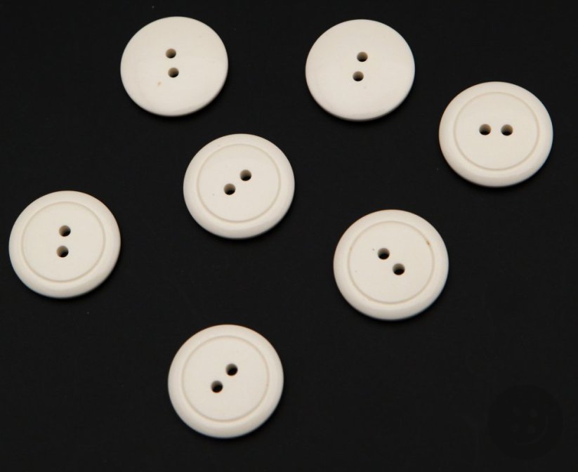Dírkový knoflík -  lesklý s kroužkem- lomená bílá -  průměr 1,8 cm