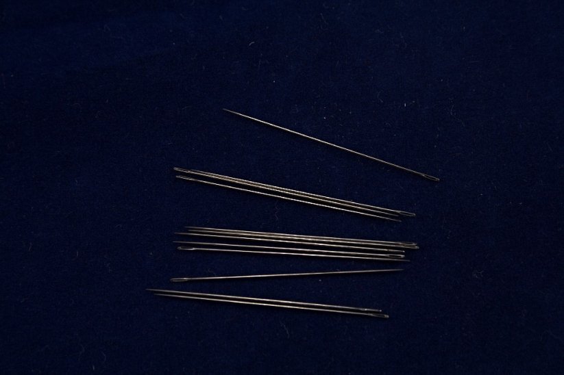Bead threading needle - length 3.7 cm