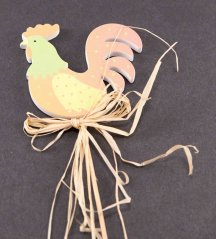 Dřevěná velikonoční slepička na špejli s lýkem - 6 cm x 6 cm - zelená, oranžová, žlutá